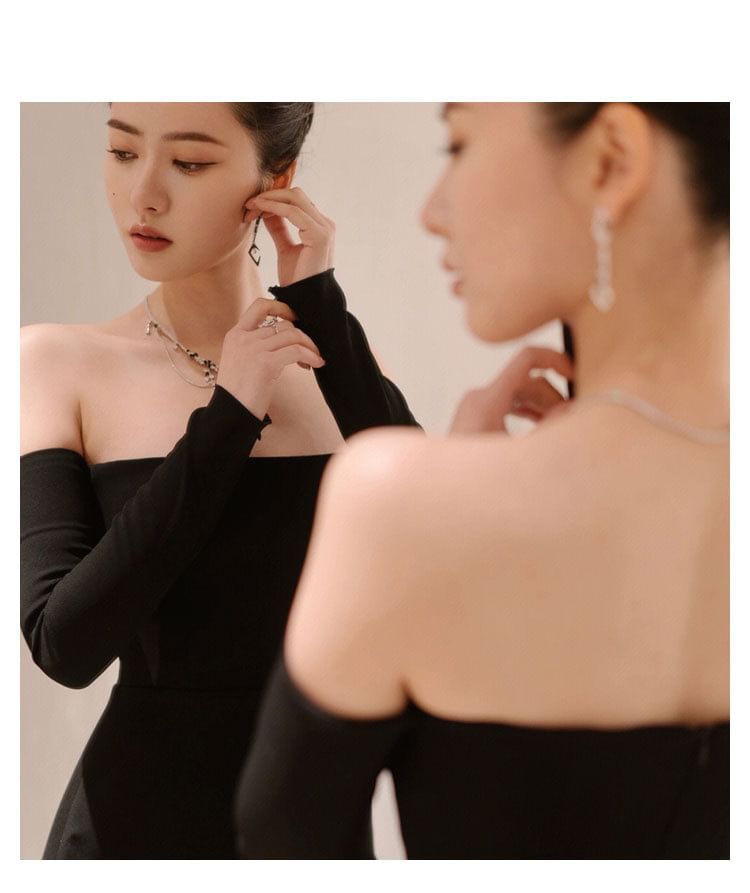 Long-Sleeve Off-Shoulder Plain Sheath Evening Gown