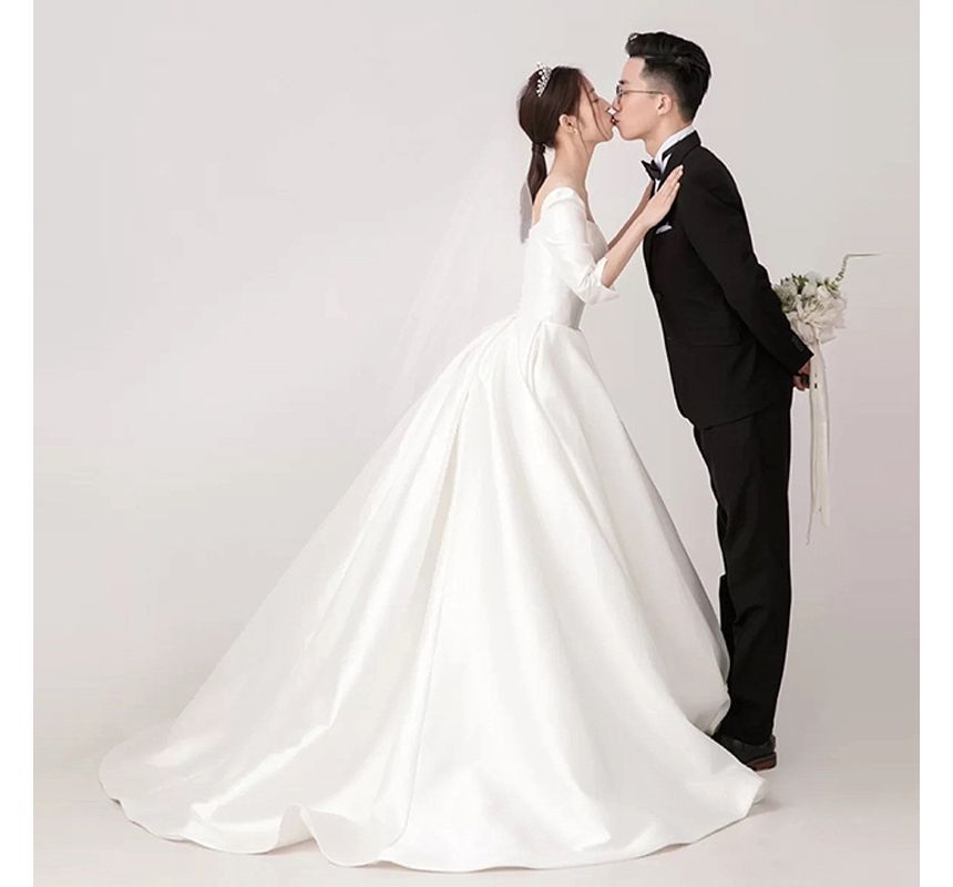 3/4-Sleeve Square Neck Plain Pleated A-Line Wedding Gown