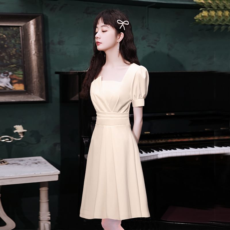 Puff-Sleeve Square Neck Plain Ruched A-Line Dress / Midi Dress