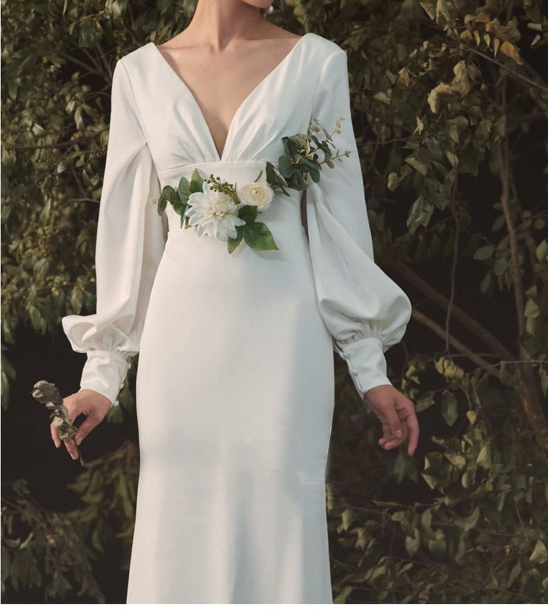 Long-Sleeve V-Neck Plunge Plain Open Back Satin Mermaid Wedding Gown