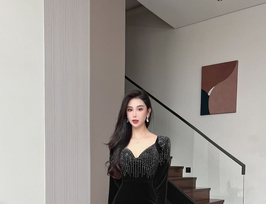 Long-Sleeve V-Neck Rhinestone Mermaid Evening Gown