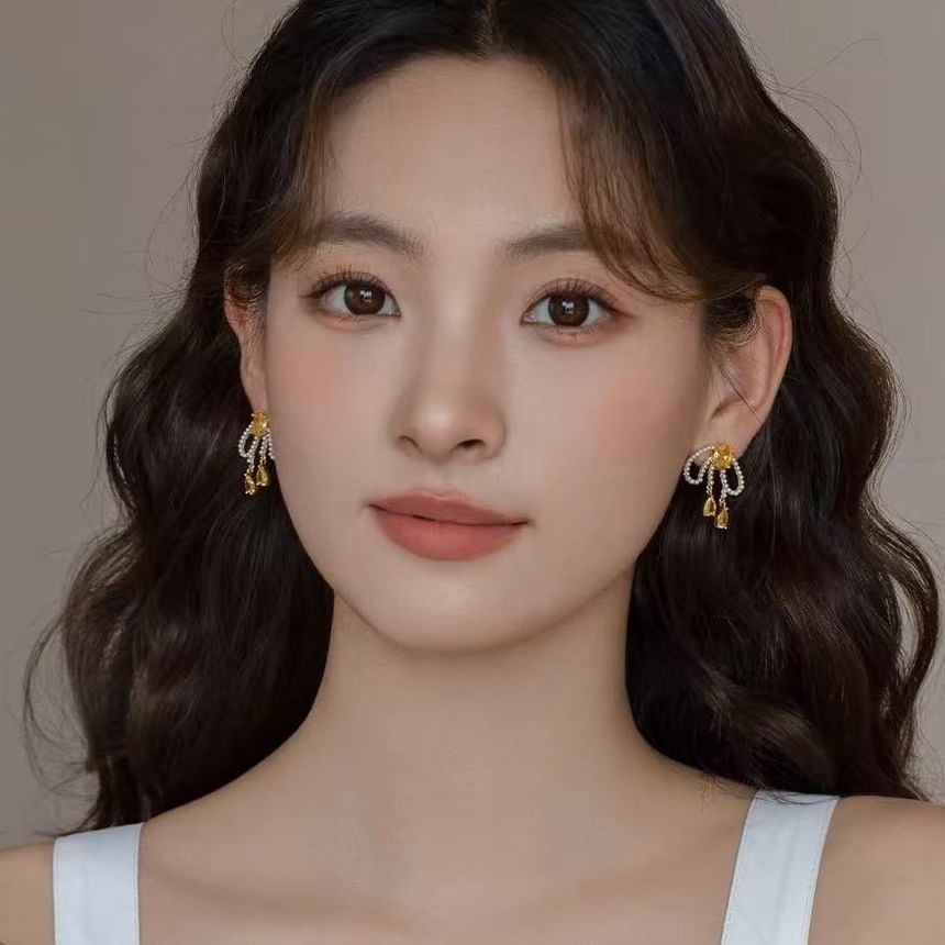 Beaded Stud Earring Bow