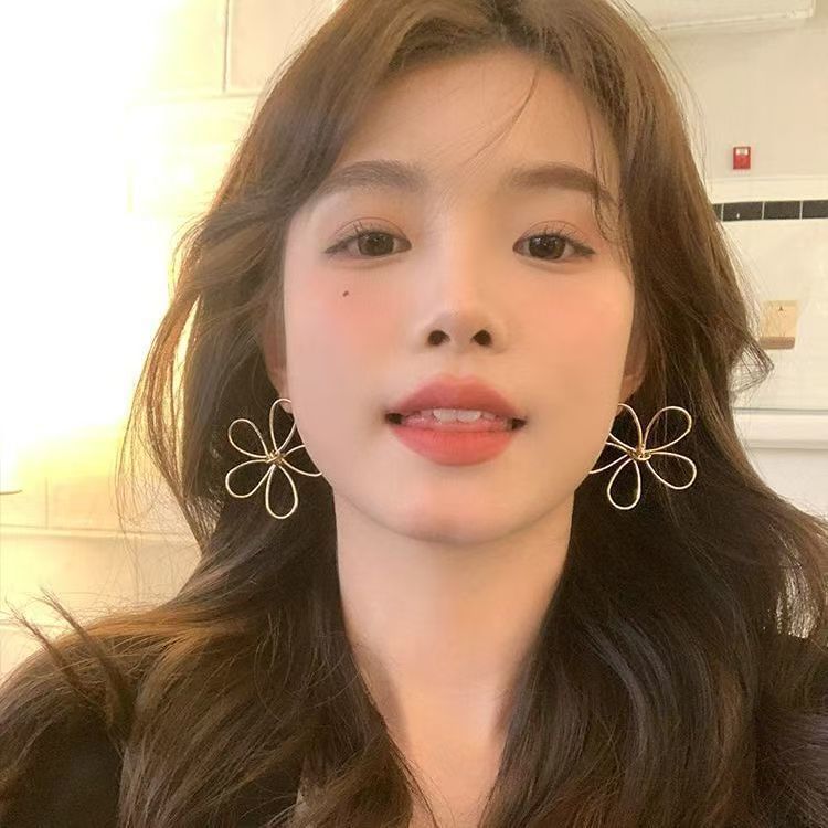 Floral Earring Stud Wirework Alloy