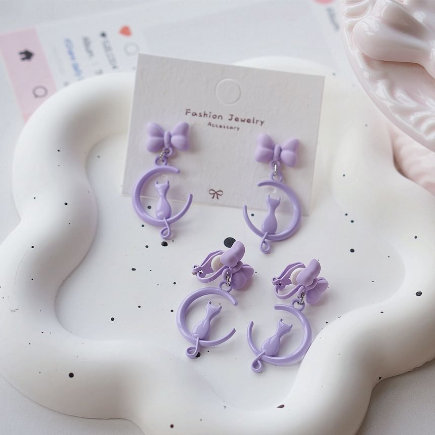 / Clip Earring Dangle Moon On Cat