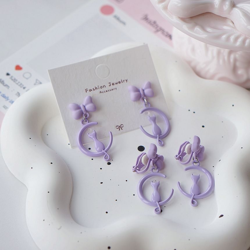 / Clip Earring Dangle Moon On Cat