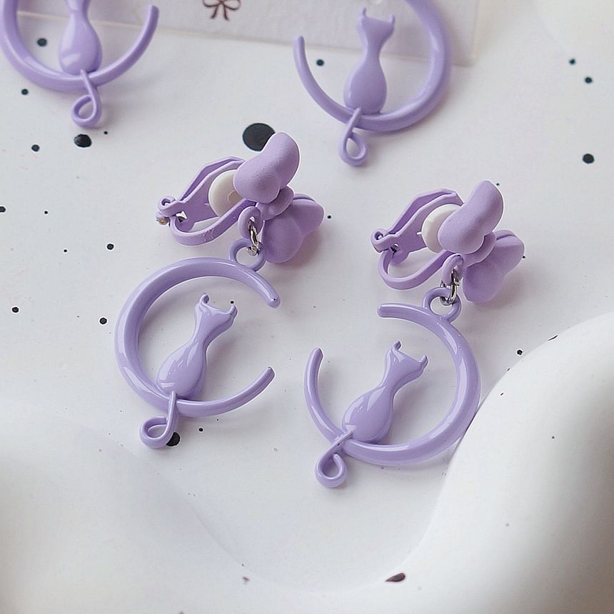 / Clip Earring Dangle Moon On Cat