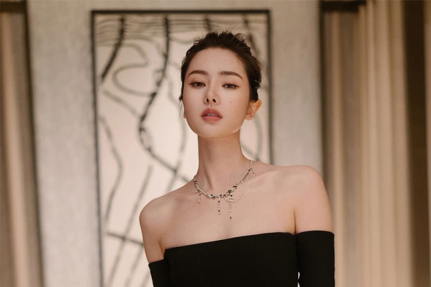 Long-Sleeve Off-Shoulder Plain Sheath Evening Gown