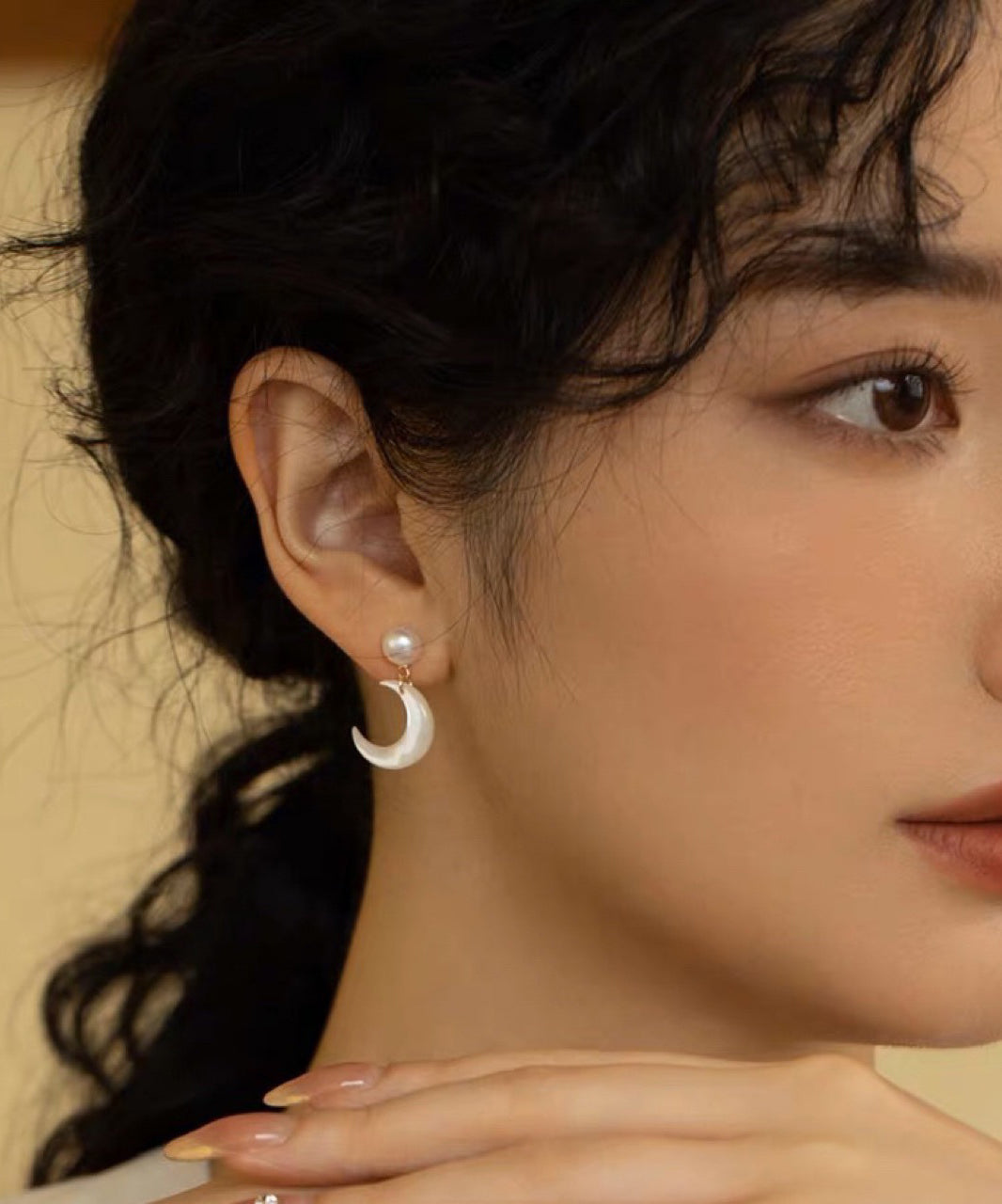 Stud Earrings Pearl Novelty White Overgild Moon Copper