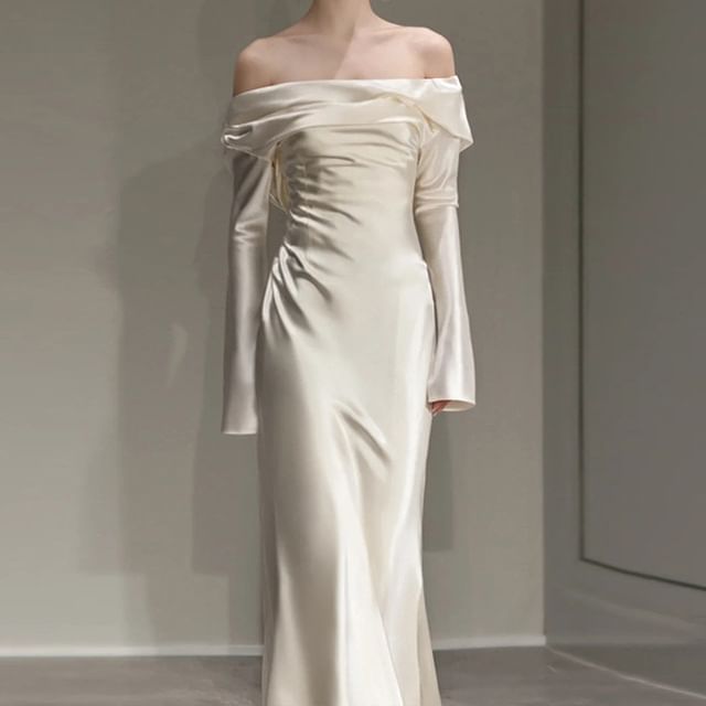 Long-Sleeve Off Shoulder Plain Sheath Wedding Gown