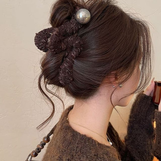 Yarn Hair Pearl Claw Faux