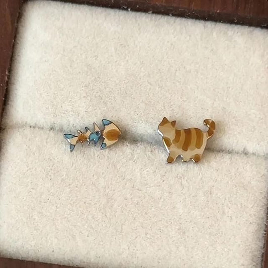 Asymmetrical Stud Fish Alloy Earring Cat